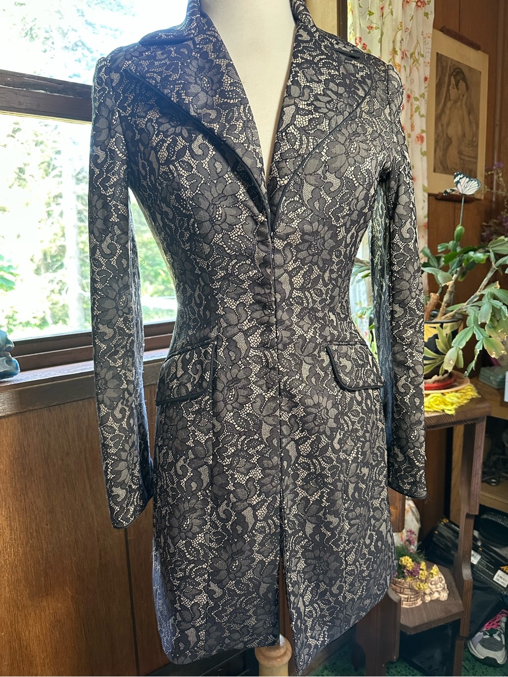 Bisou Bisou • Y2K Vintage Lace Long Line Tailored Jacket - Picture 14 of 16